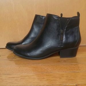 Unisa Black Booties Sz 7.5